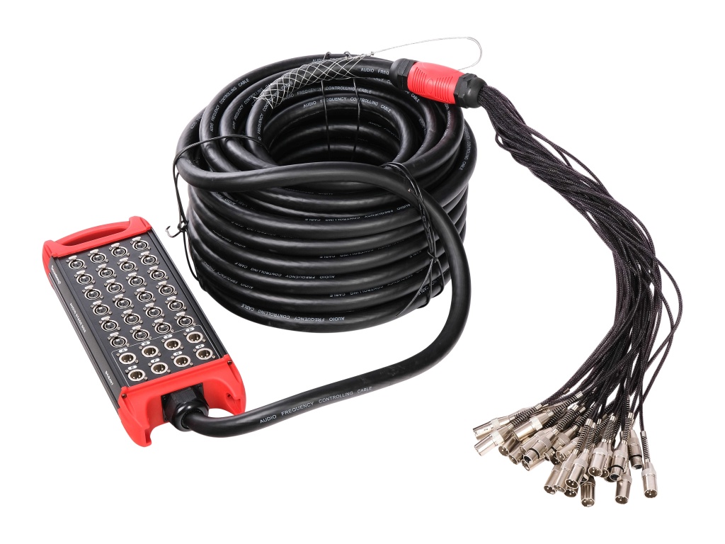 BCB407-30m Сценическая коммутационная коробка 24хXLR входа + 8хXLR выходов, 30м, Soundking