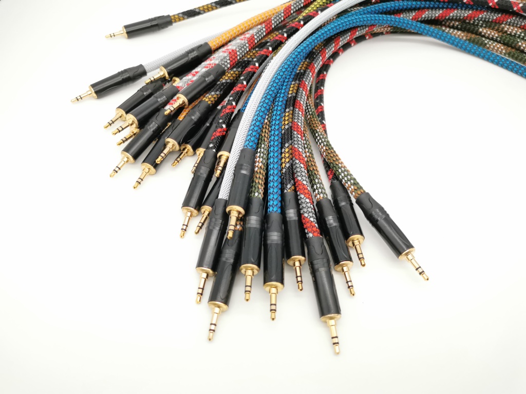 G47-3,5-2JR-0125-Z Кабель аудио 3.5-2х6.3мм, 1.25м, угловой, ZZcable